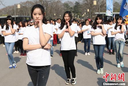 刘丹获金鸡奖最佳女配角